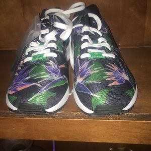 Addias flux black and green